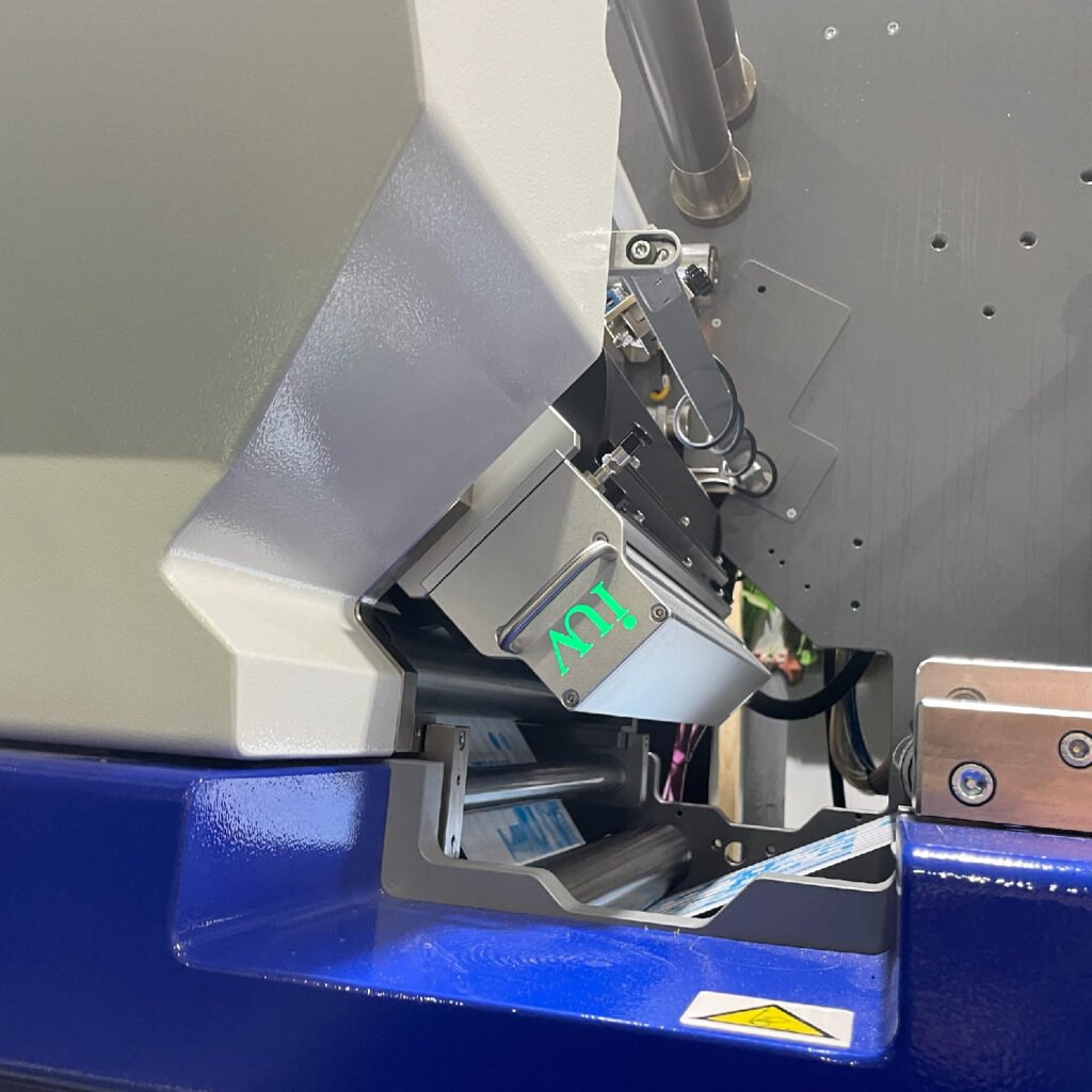 Как система светодиодного отверждения повышает стабильность цвета в офсетной печати