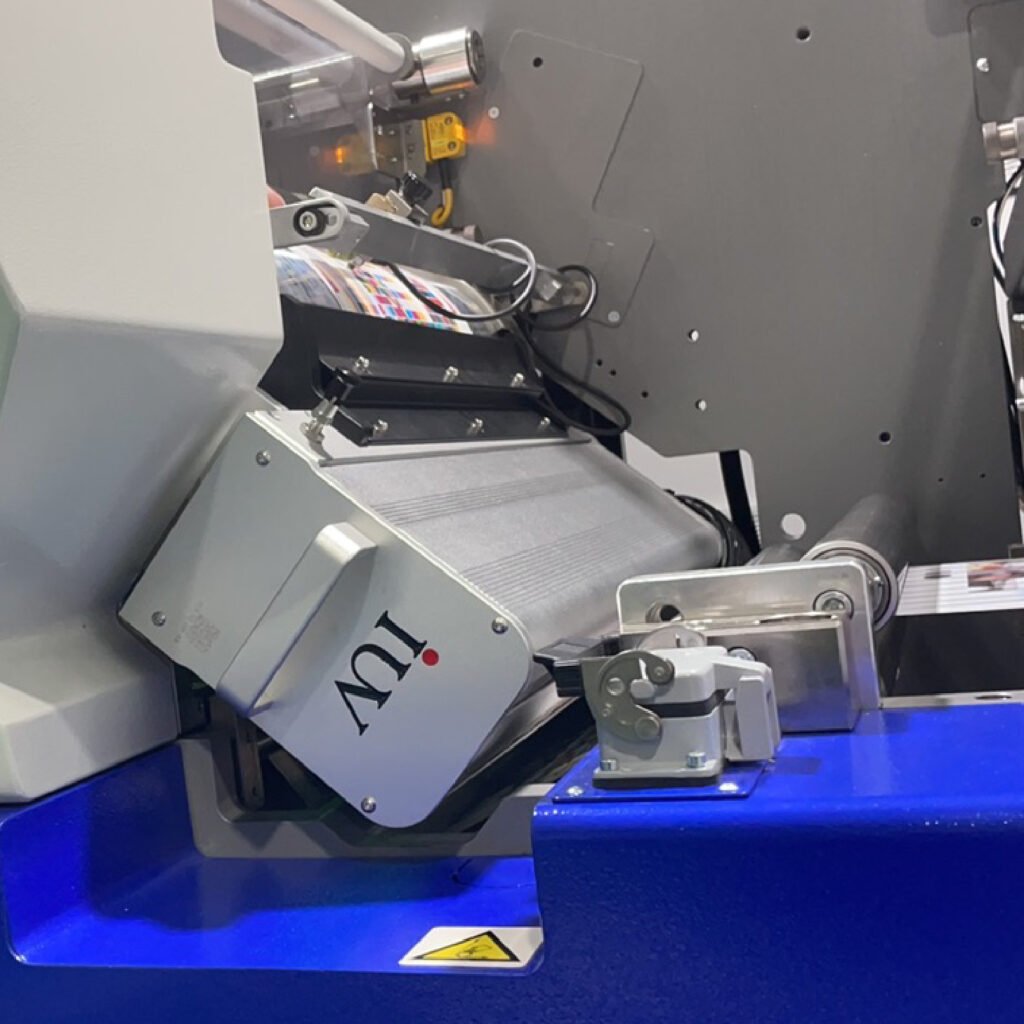 Преимущества внедрения светодиодных систем в узкорулонных типографиях