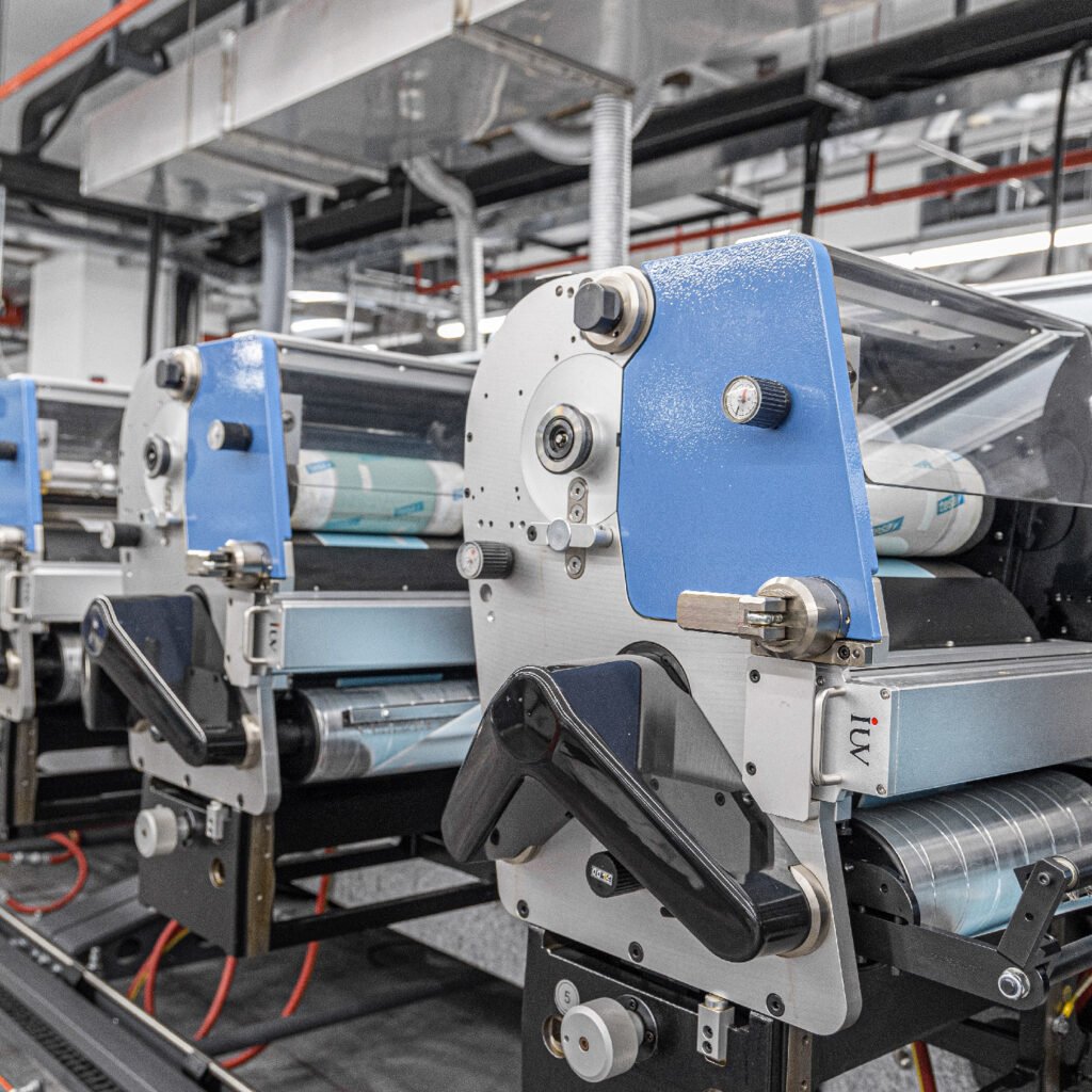 LED-UV технологии в автоматизированных производственных линиях для гибкой упаковки