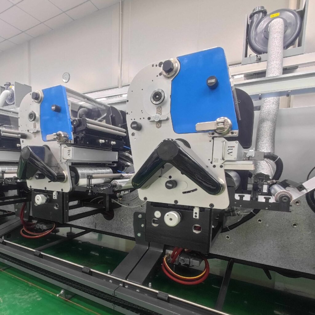 Автоматизированная УФ-печать нового поколения интеграция сенсоров, LED-систем и цифровых контроллеров