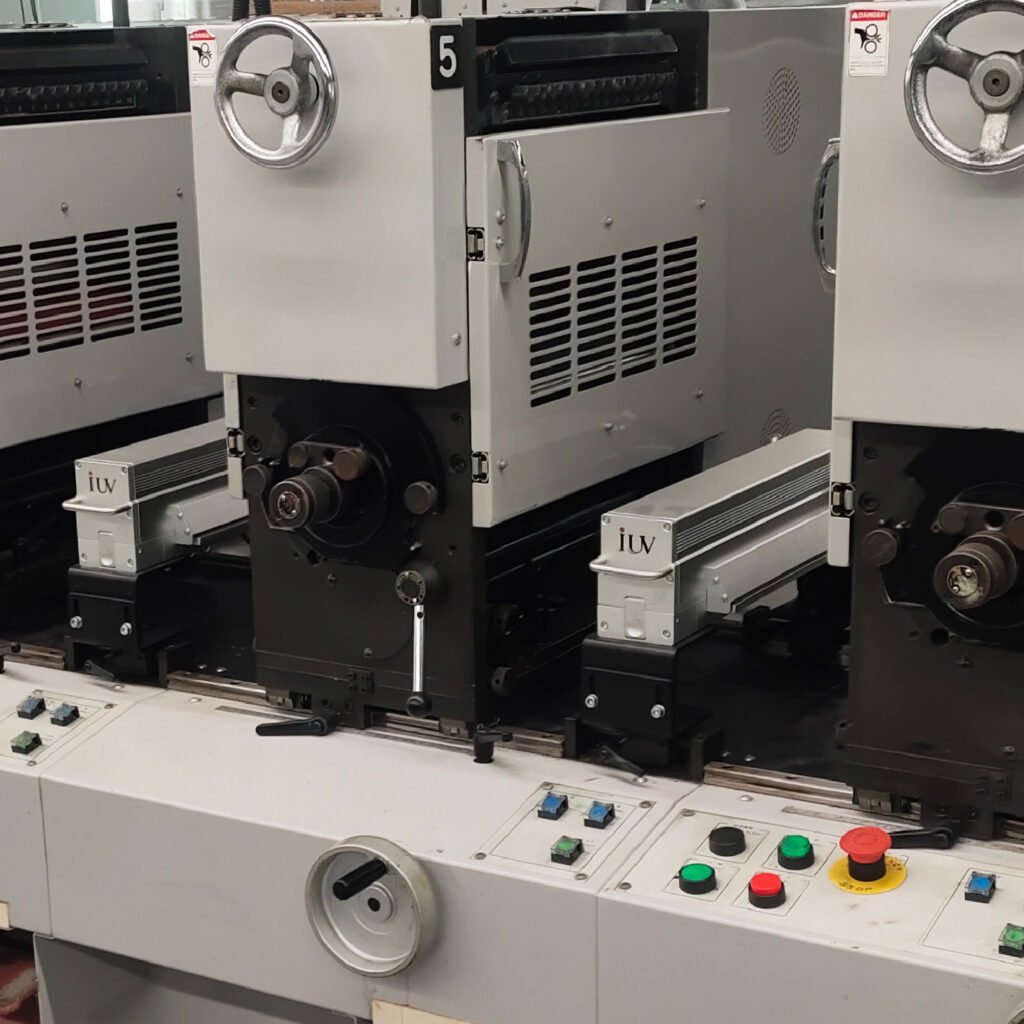 Как LED УФ-системы повышают срок службы печатных голов и снижают издержки