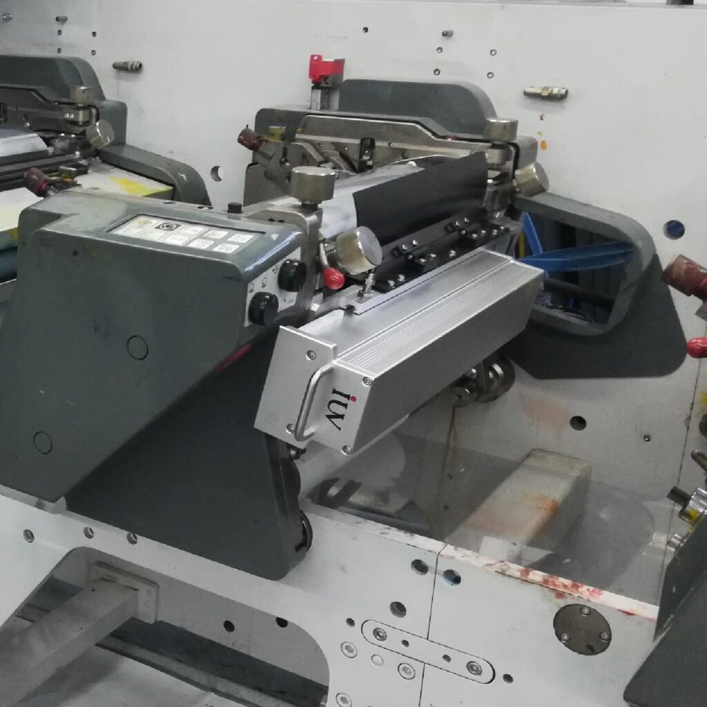 Как LED УФ-системы помогают улучшить качество тонких линий и мелких деталей в печати