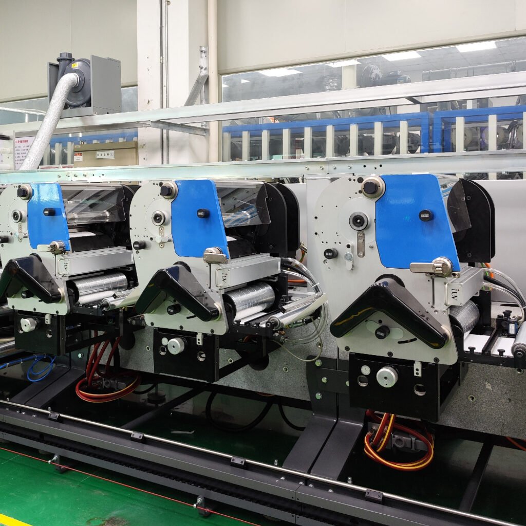 Как автоматизация УФ-печати повышает стабильность качества в узкорулонной печати этикеток