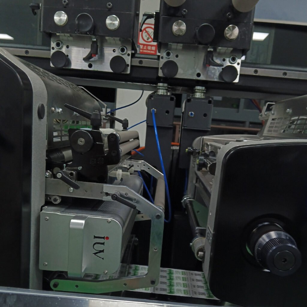 Как избежать смазывания и неполного отверждения УФ-чернил в производстве упаковки