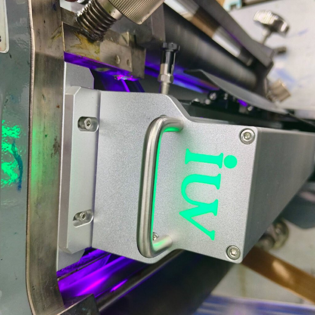 Как система светодиодного освещения повышает производительность в флексографской печати