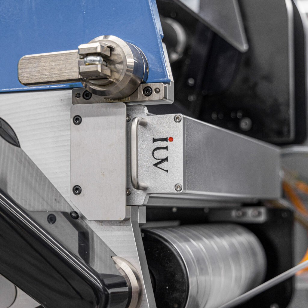 Стабильность точек, высокая плотность цвета и мгновенное отверждение в узкой LED-флексографии