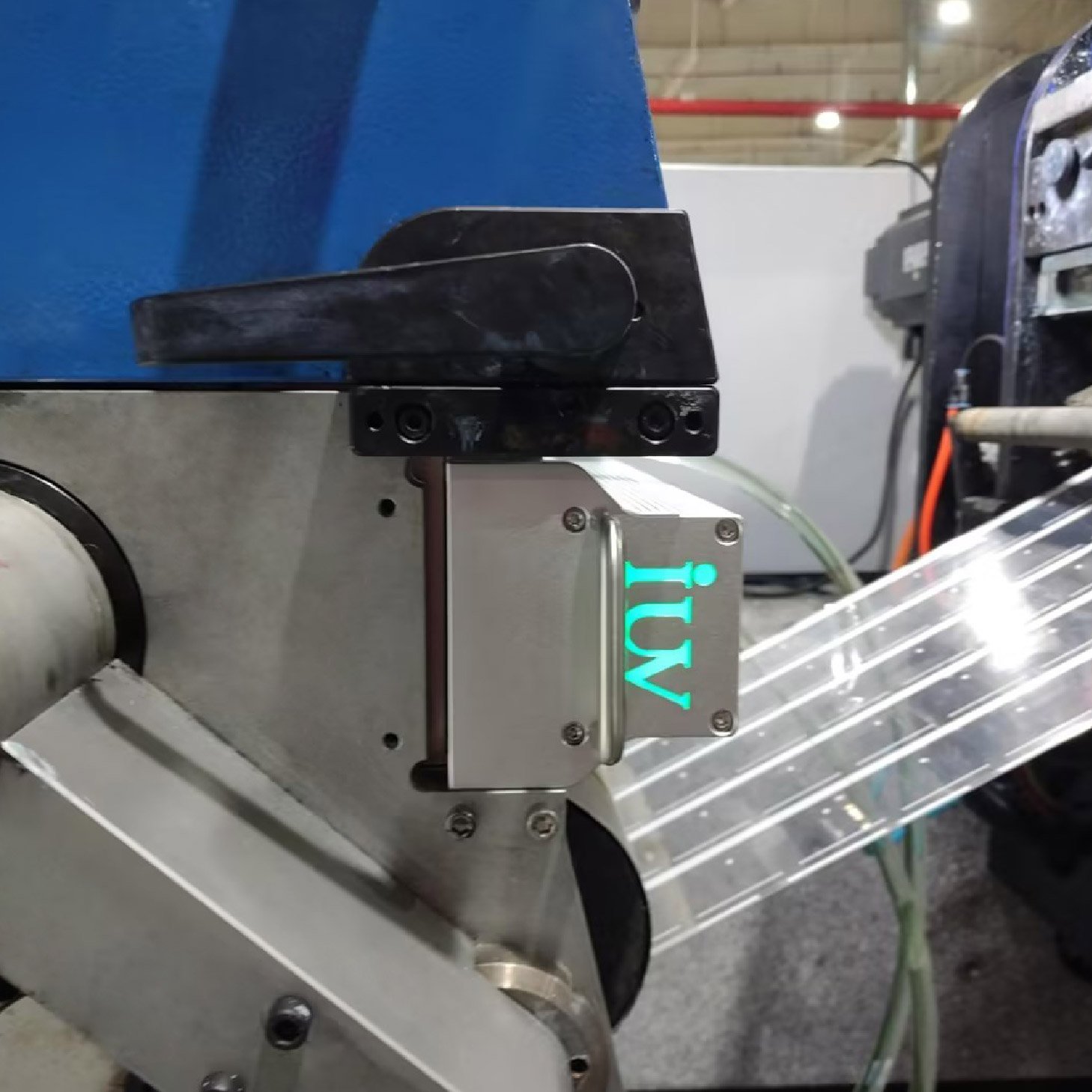 Руководство по переходу на LED UV технологии в печати самоклеящихся этикеток Как избежать дефектов адгезии и снизить энергопотребление