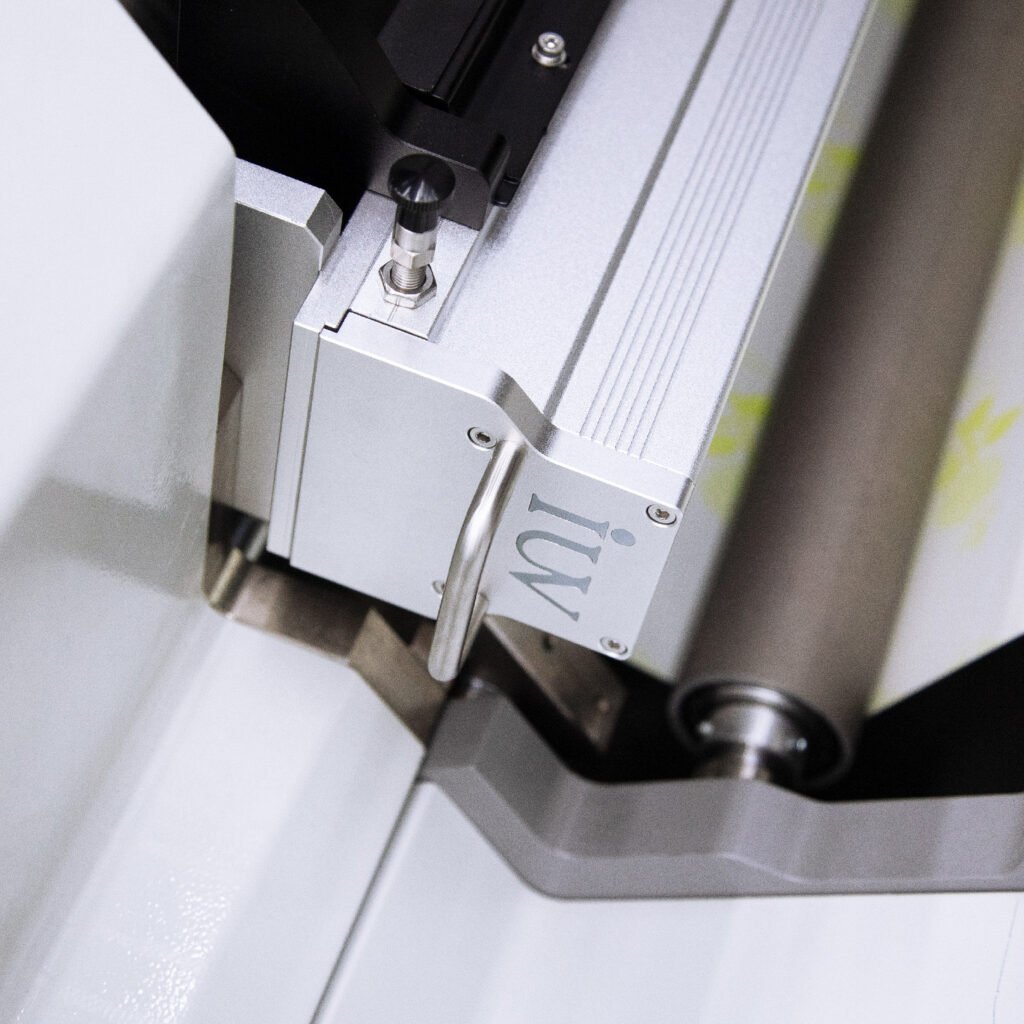 Технический туториал Интеграция UV LED кассет в узкорулонные флексопрессы — пошаговый монтаж и пусконаладка